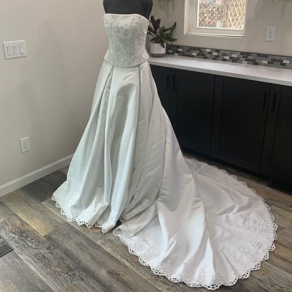 🚫SOLD🚫Exceptional Two Piece Wedding Gown Dress Bridal Gown 14 - Picture 1 of 9